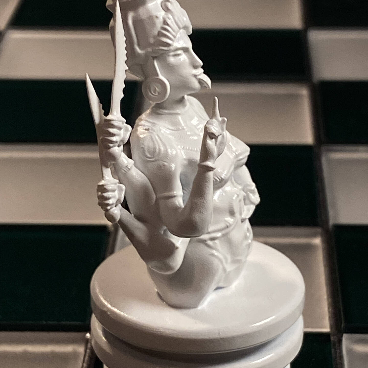 HUMAN QUEEN side view